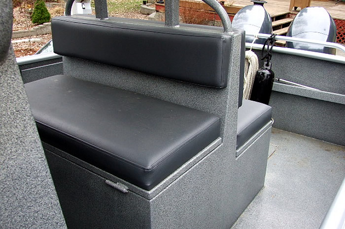 JXC 24 Dual Center Console Seating